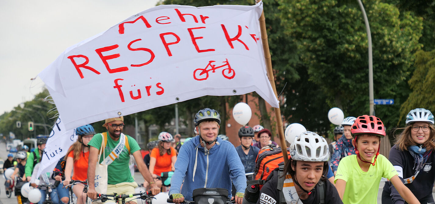 Fahrraddemonstration "Mehr Respekt fürs Rad"